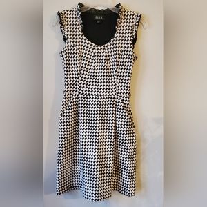 ELLE Black White Houndstooth Frill‎ Sweater Dress Womens Size 4 - RN# 73277